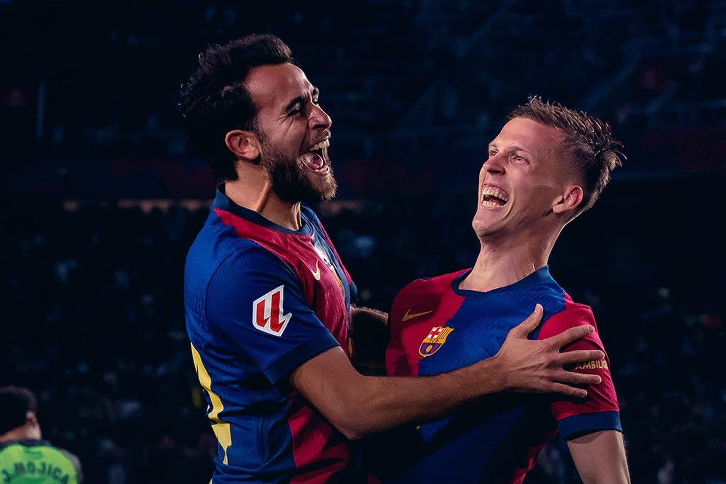 Barcelona lại bỏ xa Real Madrid 7 điểm