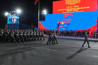 Lần đầu tiên quân đội Lào, Campuchia hợp luyện diễu binh cùng Việt Nam ở TPHCM