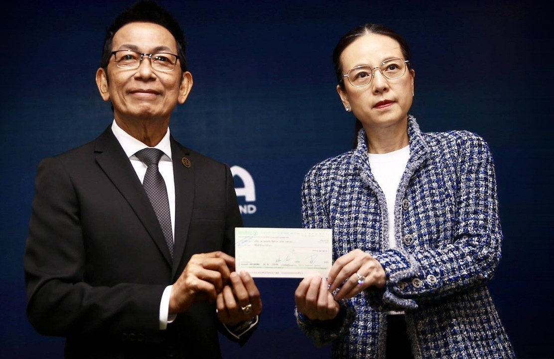 Madam Pang nhập viện sau khi bỏ tiền túi cho bóng đá Thái Lan