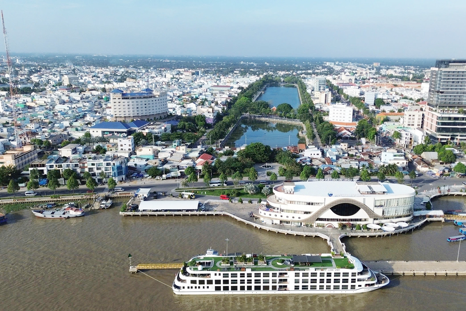 Những cái ‘được’ và ‘khó' của cán bộ khi sáp nhập tỉnh Đồng Tháp với Tiền Giang