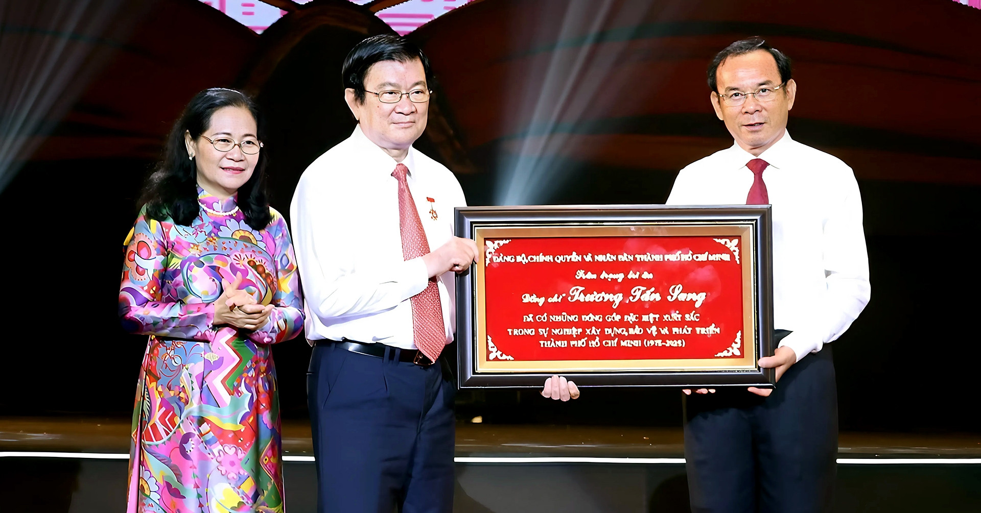 Tôn vinh 60 cá nhân tiêu biểu trong sự nghiệp xây dựng và phát triển TPHCM
