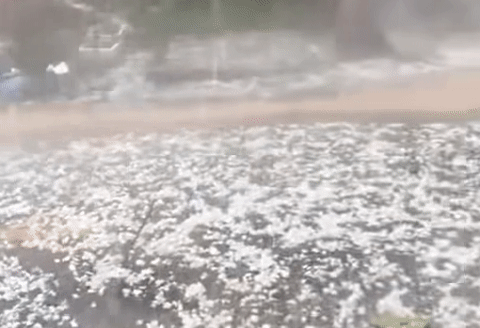 Dự báo thời tiết ngày mai 25/4/2025: Không khí lạnh ập về mùa nóng, dễ có mưa đá