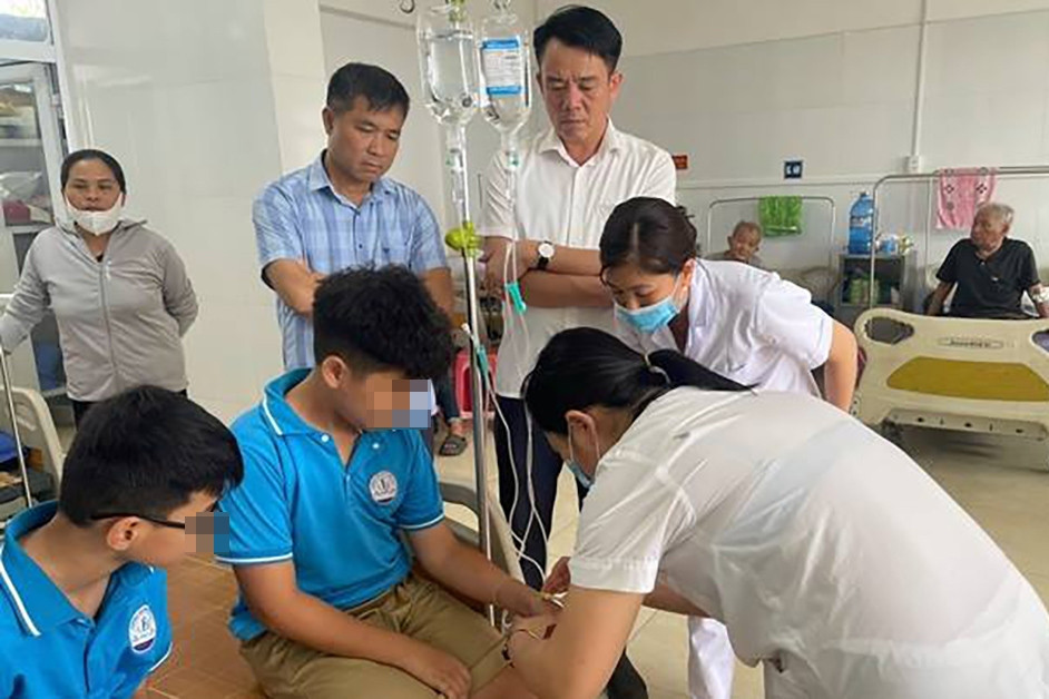 27 học sinh nhập viện, chưa xác định được nguyên nhân