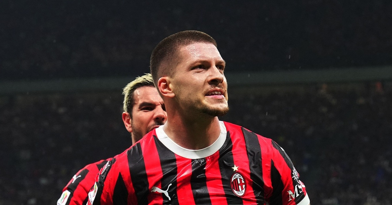 AC Milan đè bẹp Inter, vào chung kết Coppa Italia