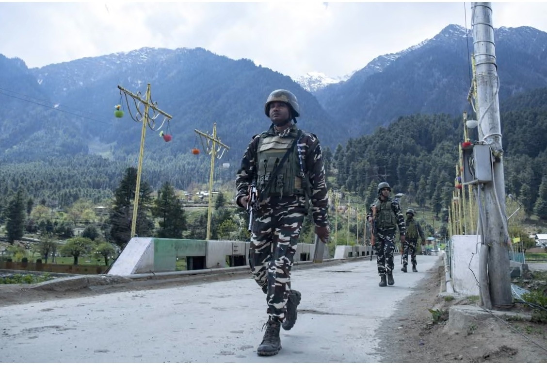 Ấn Độ hạ cấp quan hệ với Pakistan sau vụ tấn công đẫm máu ở Kashmir