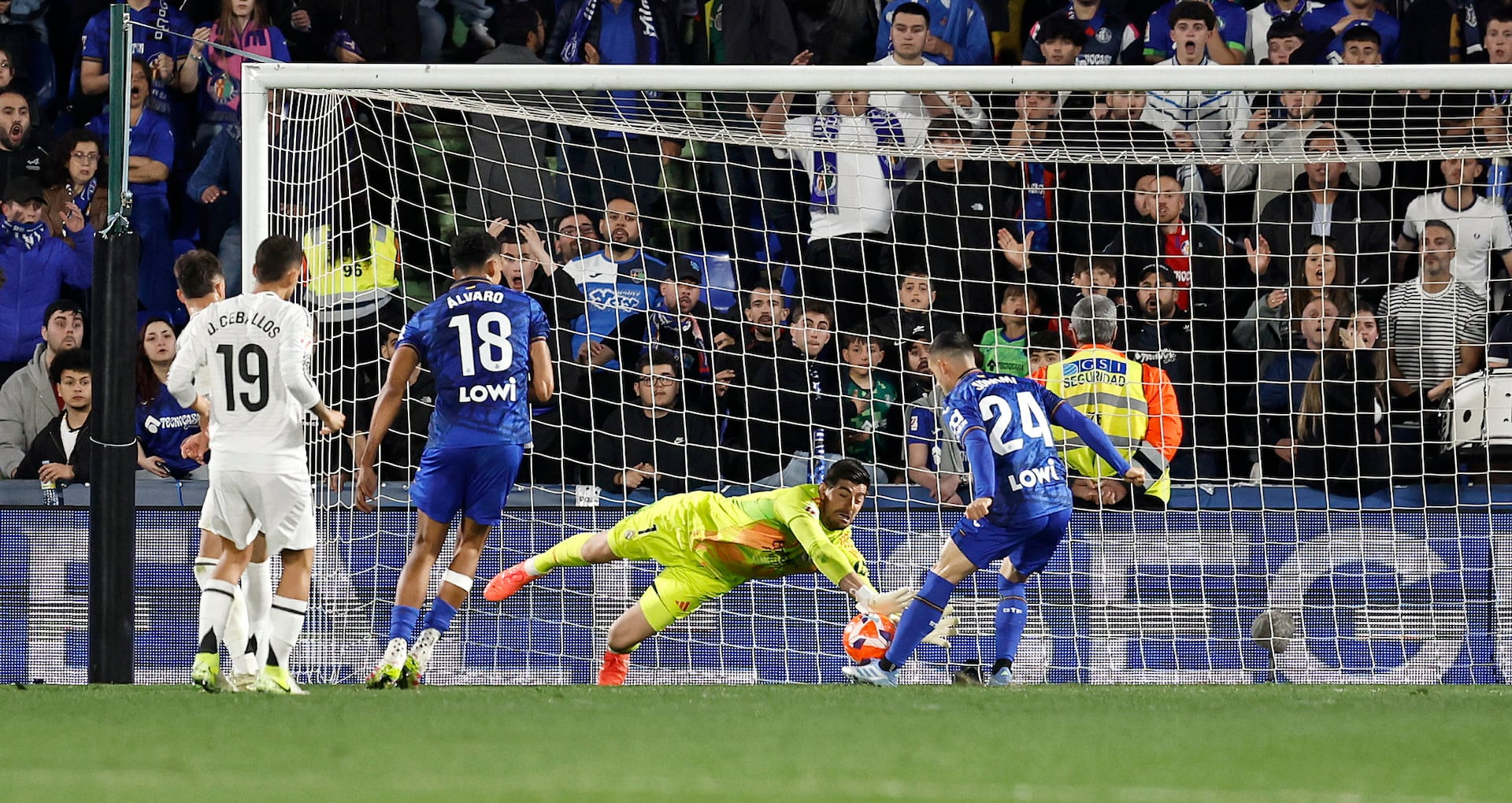 AS. Courtois Getafe Real Madrid.jpg