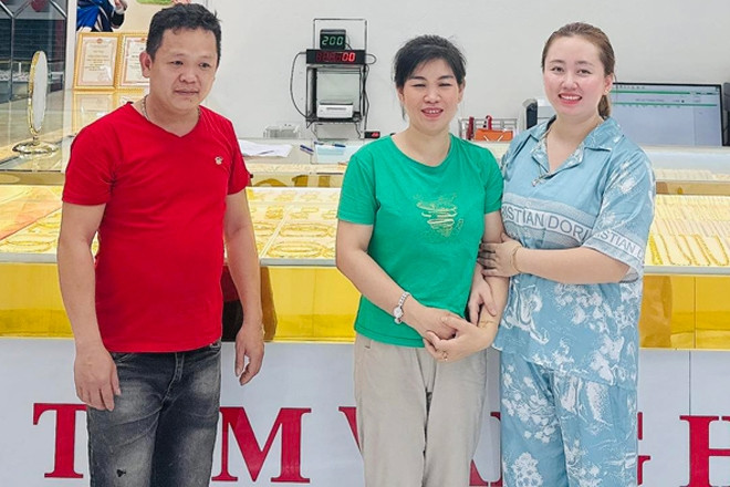 Cặp vợ chồng khiến chủ tiệm vàng ở Thái Nguyên 'cúi đầu cảm tạ'