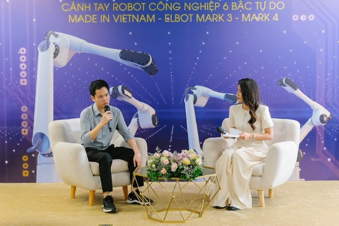 Chàng trai 9x chế tạo cánh tay robot made in Vietnam từng bị chê là &apos;ảo tưởng&apos;