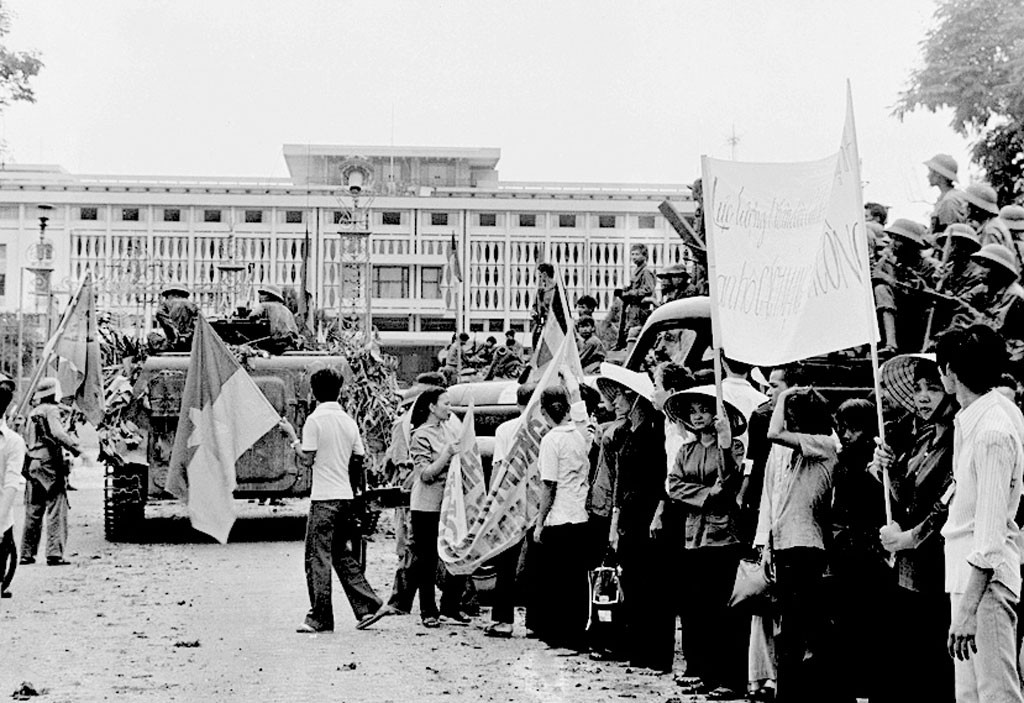 dan sai gon don quan giai phong.jpg