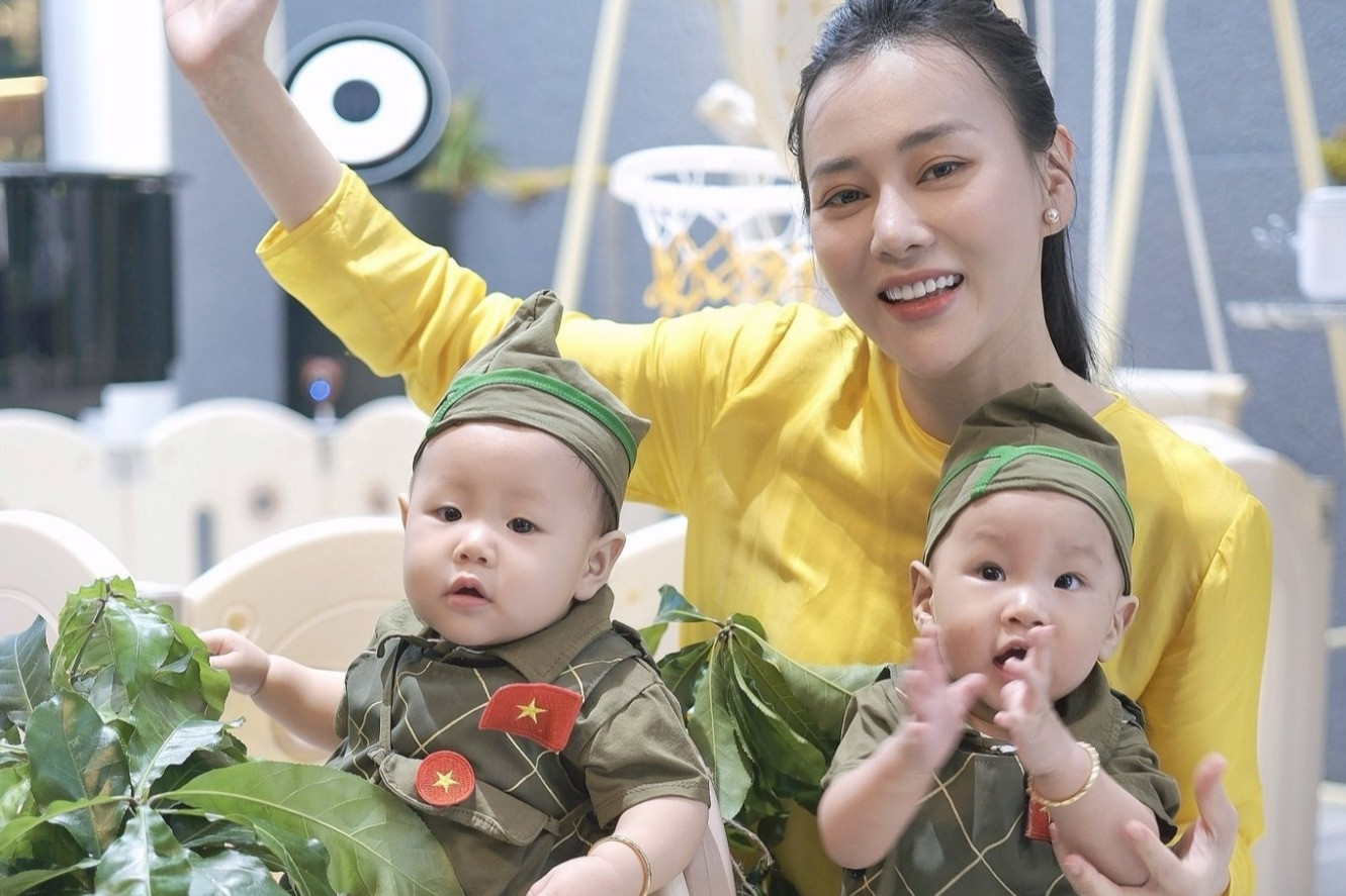 NSND Thu Hà đẹp mặn mà tuổi 56, diễn viên Phương Oanh gây sốt
