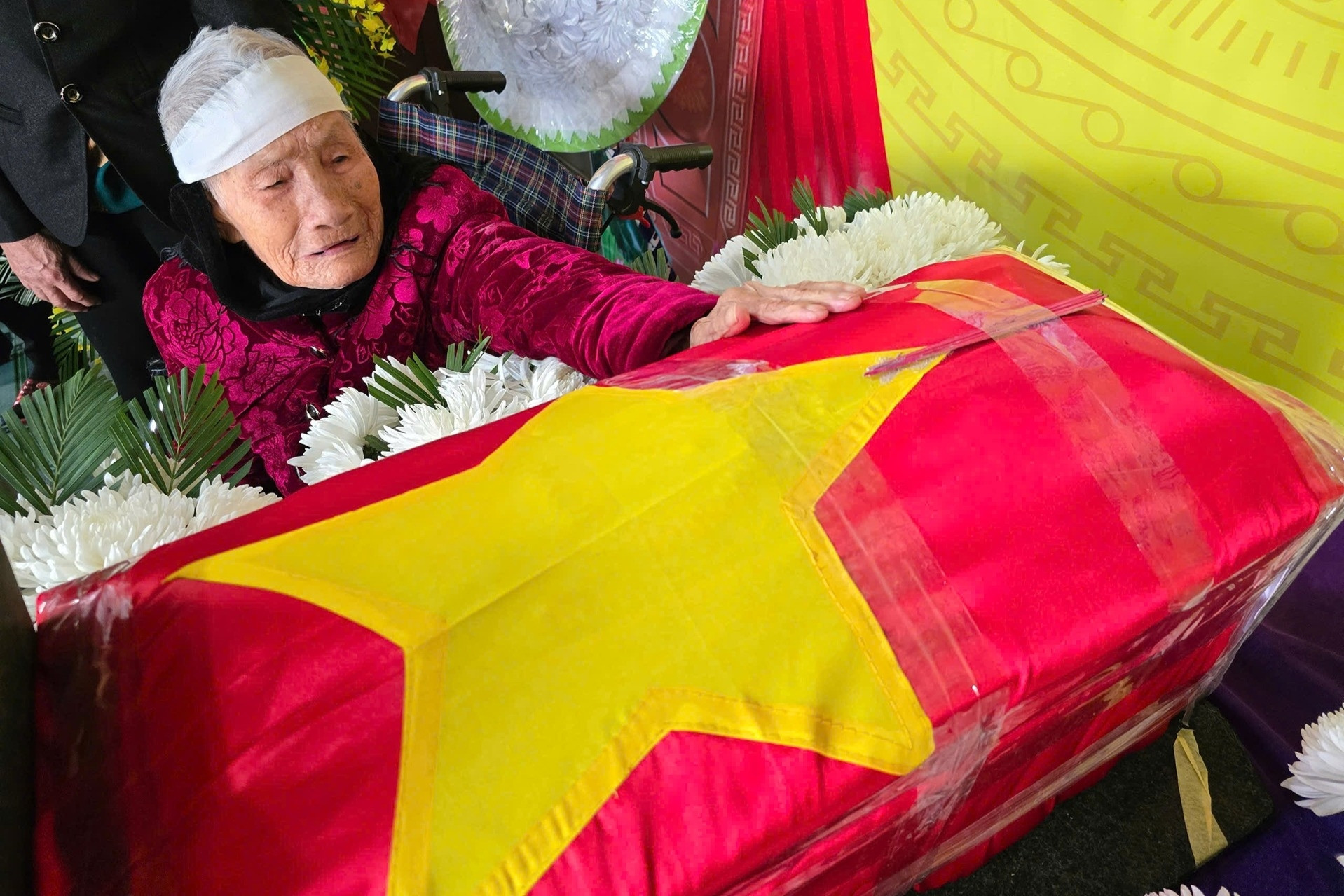 Mẹ liệt sĩ 'gặp' lại con sau 50 năm, nói câu khiến ai nghe cũng bật khóc