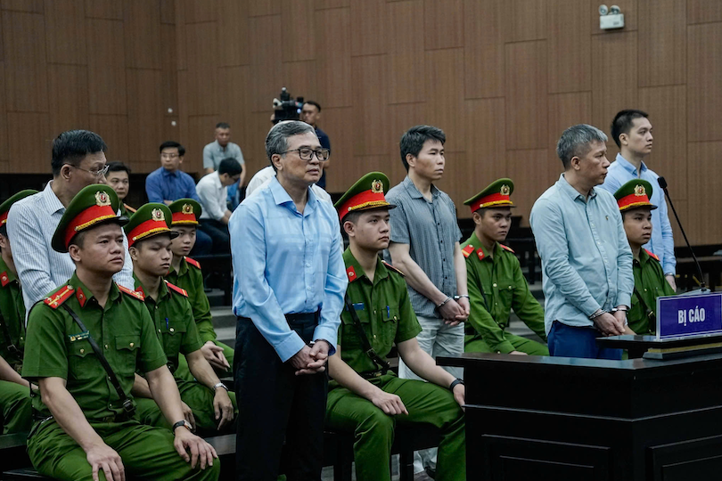 Tranh luận việc ông Hoàng Quốc Vượng nhận tiền doanh nghiệp, ưu đãi chính sách