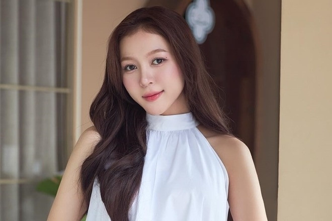 Lý do hoa hậu 22 tuổi gốc miền Tây gác lại chuyện yêu đương