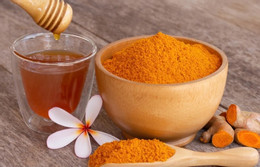 Nghệ trộn mật ong nhiều tác dụng nhưng có 2 điều cần đề phòng