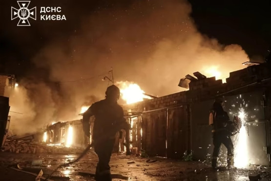 Ông Trump phản ứng khi Kiev bị tấn công lớn, Nga nêu kịch bản dùng đòn hạt nhân