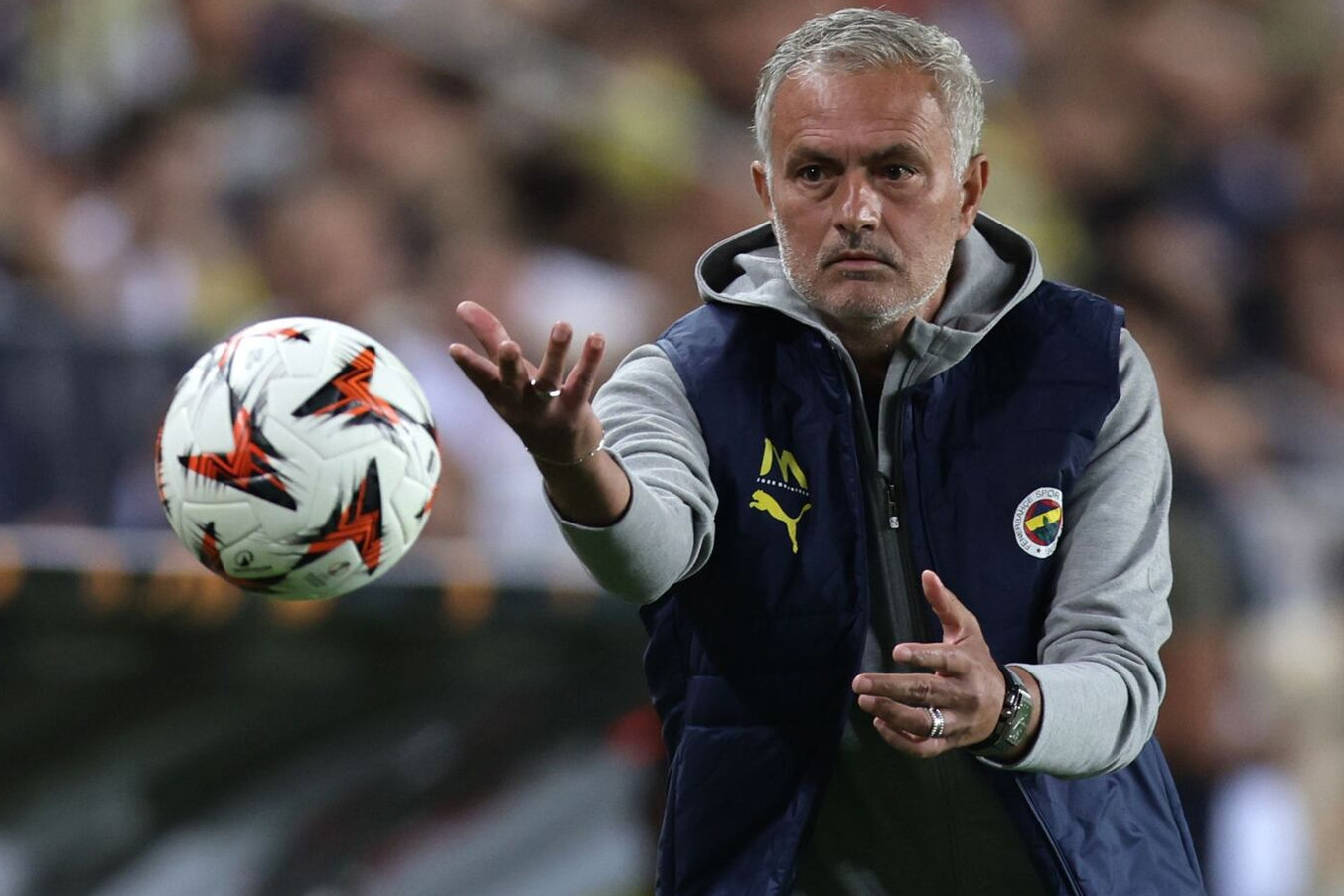 Tottenham đưa Mourinho trở lại bóng đá Anh