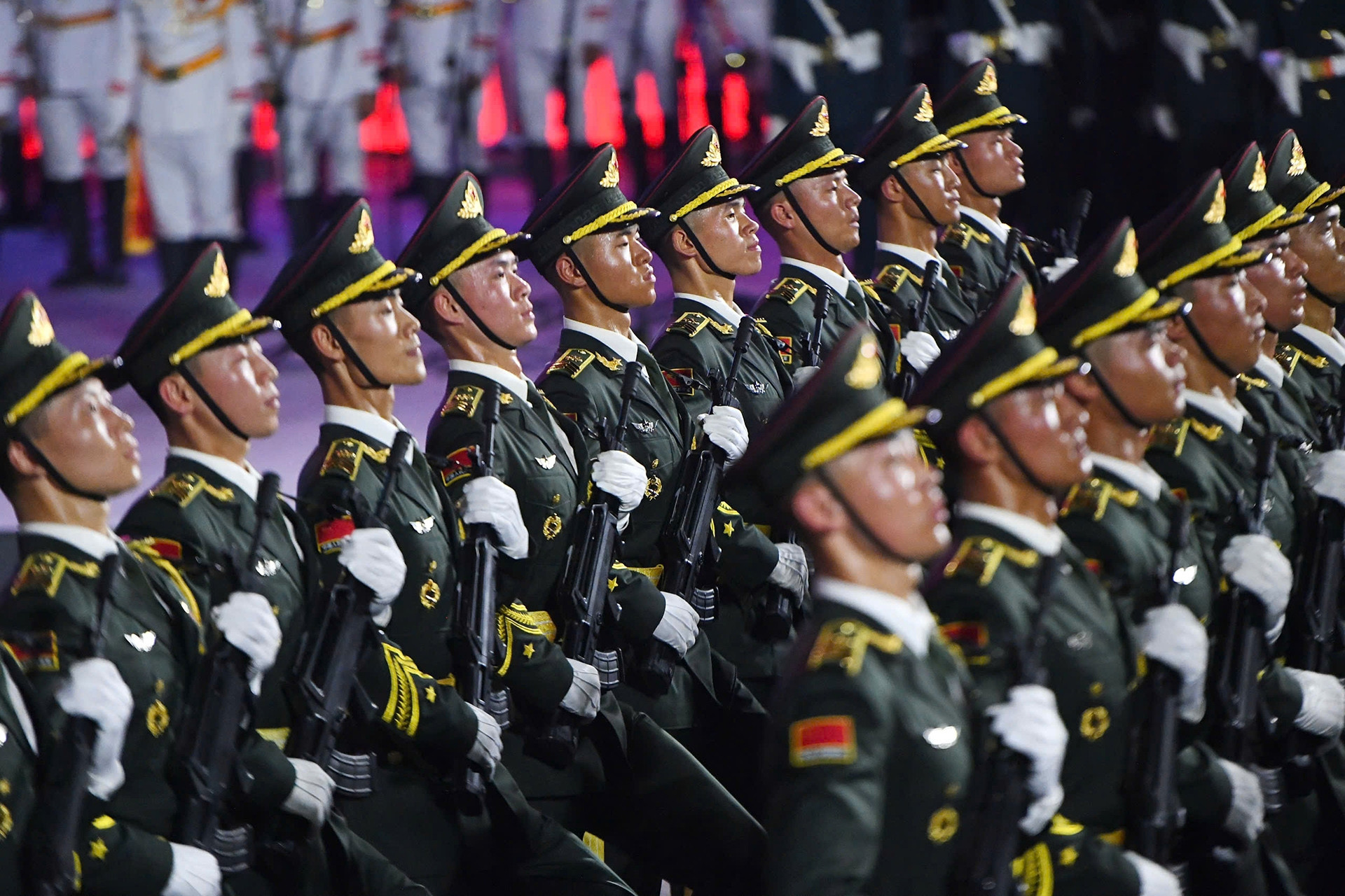 Quân đội 3 nước tham gia diễu binh 30/4: Minh chứng cho tình đoàn kết quốc tế