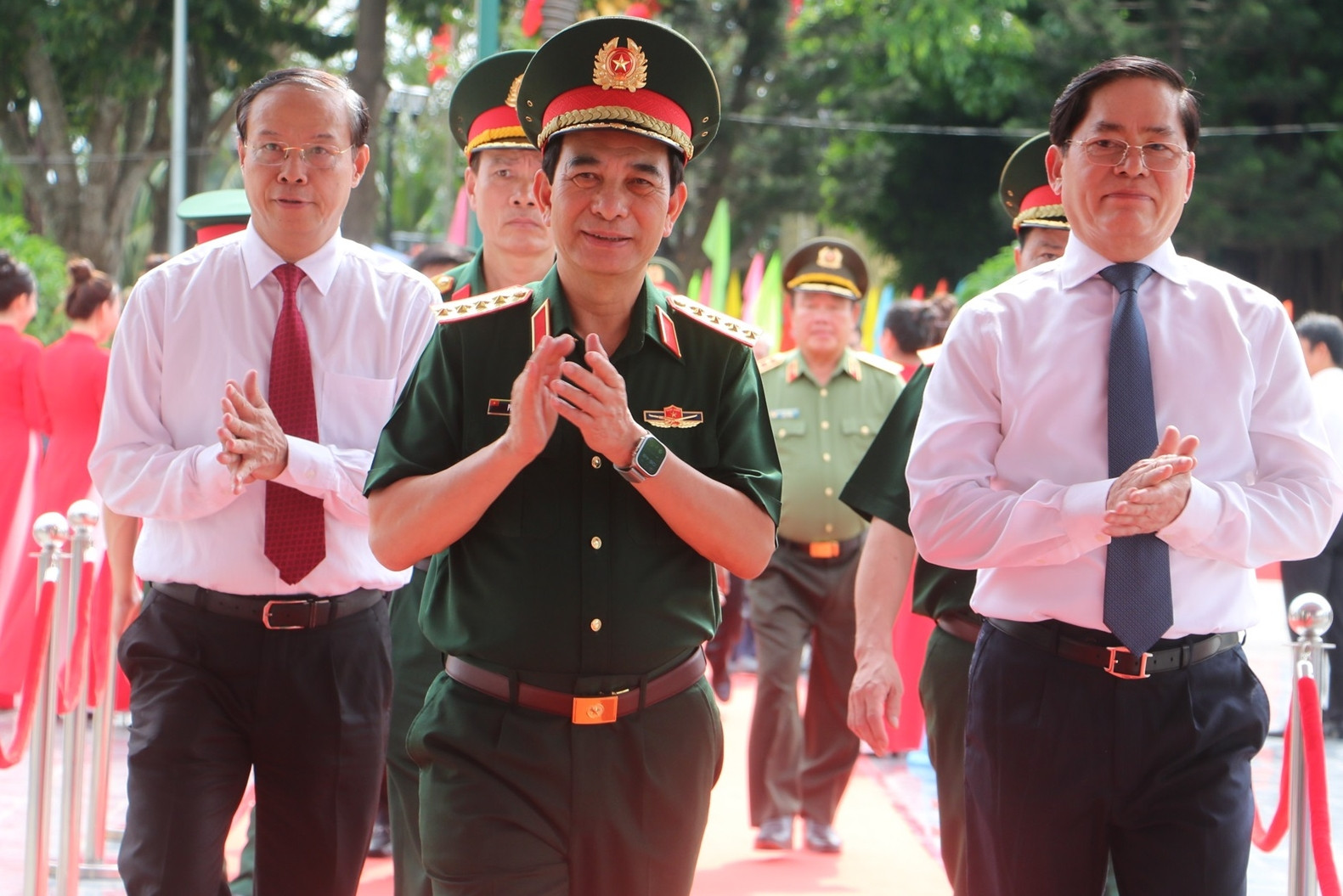 Đại tướng Phan Văn Giang dự lễ khánh thành tượng đài Anh hùng liệt sĩ Võ Thị Sáu