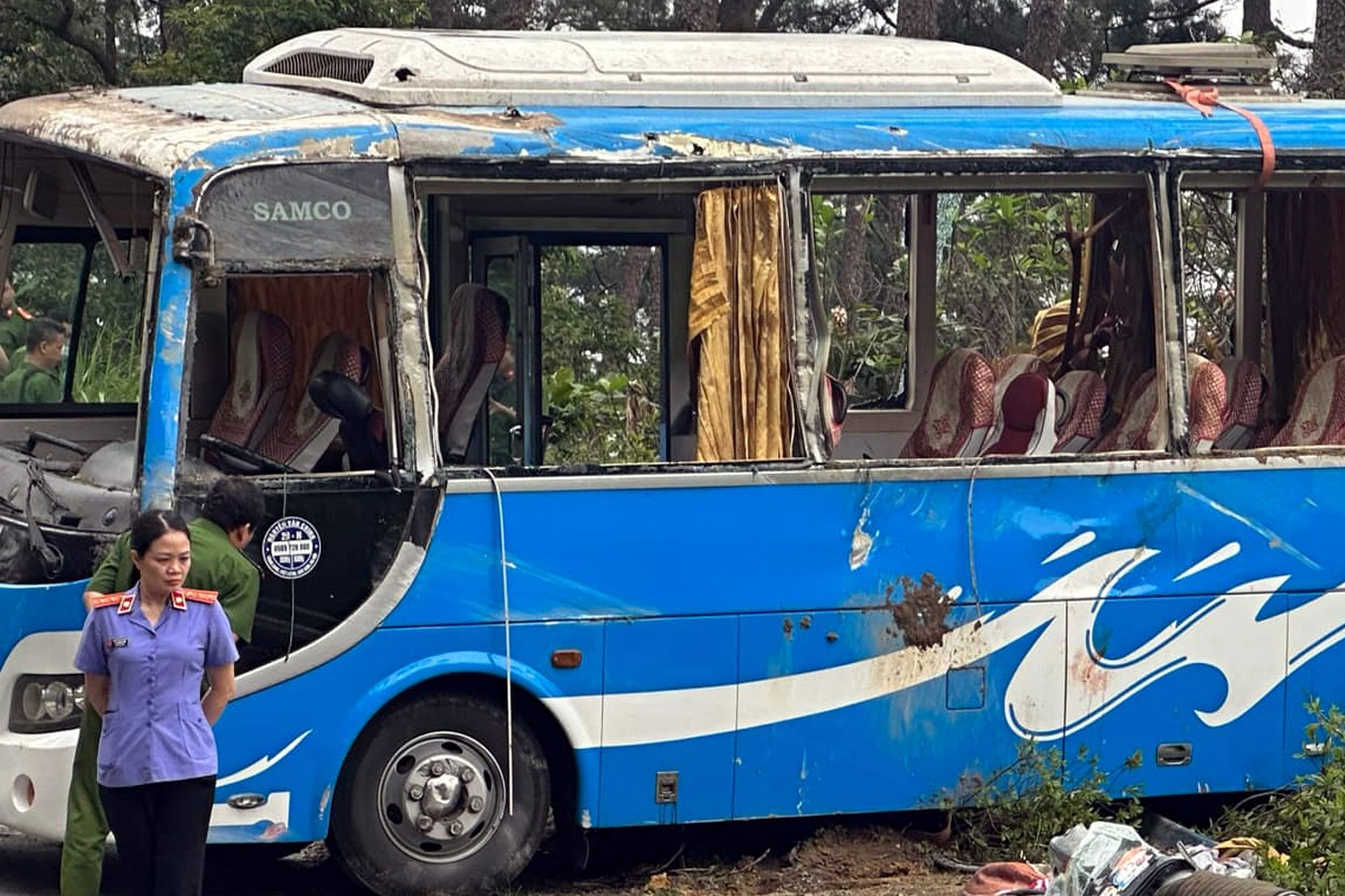 Danh tính 4 người tử vong vụ lật xe khách ở Tam Đảo