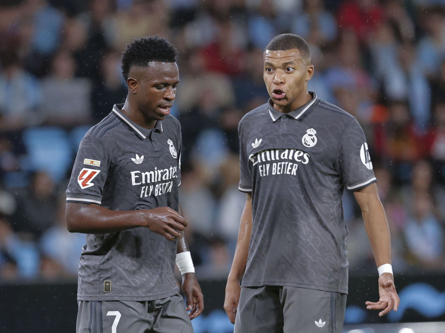 EFE. Mbappe Vinicius Real Madrid.jpg