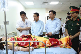 Tình trạng sức khỏe 12 nạn nhân vụ lật xe khách ở Tam Đảo, 1 ca tiên lượng xấu