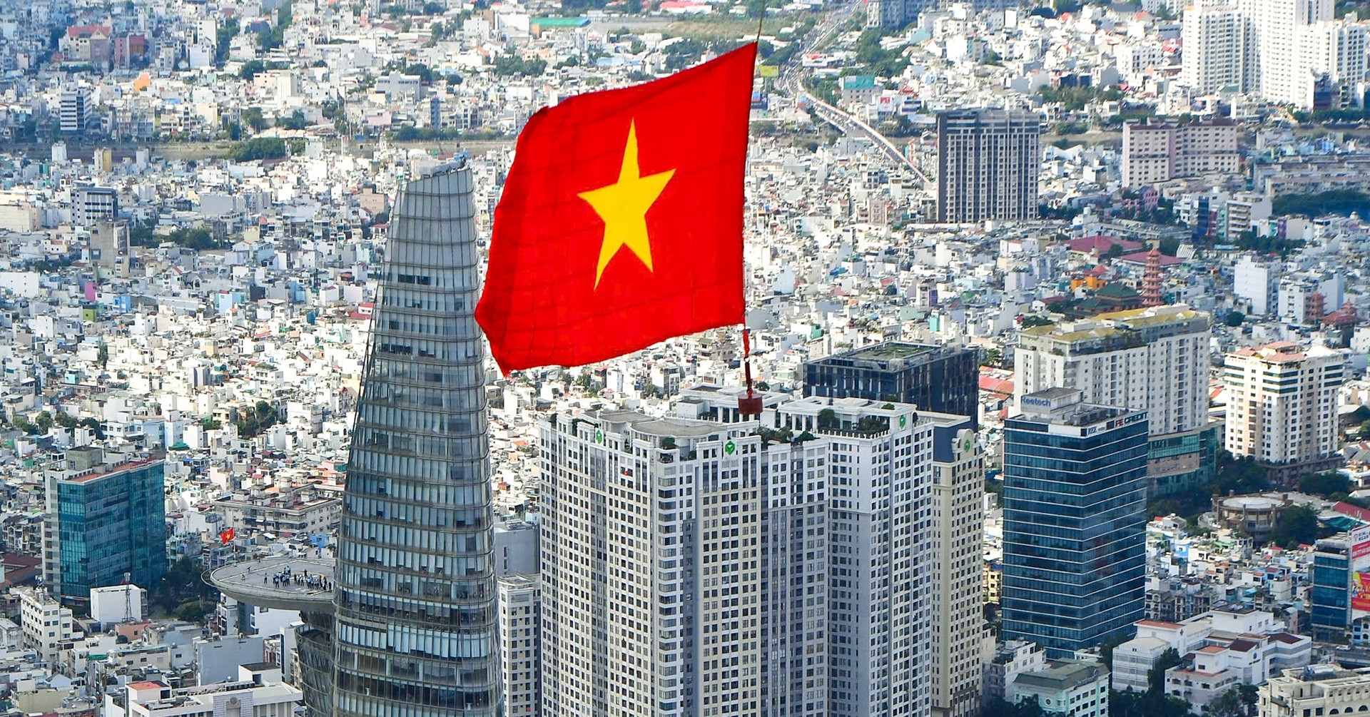 Khung avatar Facebook, Zalo đẹp, ý nghĩa kỷ niệm 50 năm ngày thống nhất đất nước