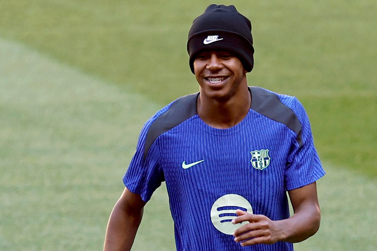 Lamine Yamal nhuộm tóc, háo hức ghi bàn vào lưới Real Madrid