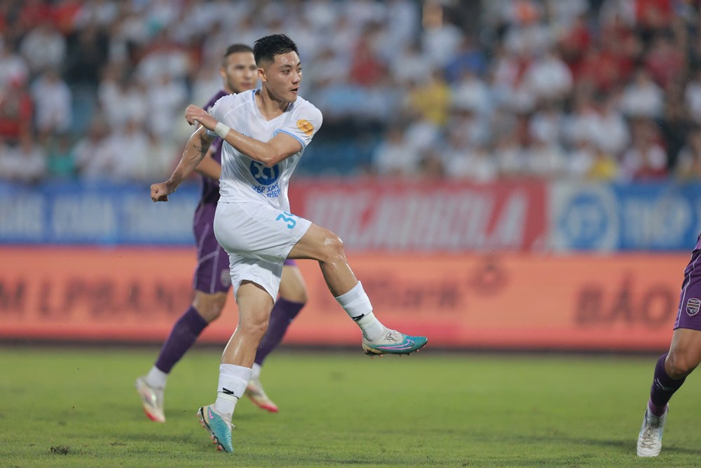 nam dinh vs binh duong 2.jpg