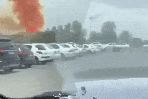 Nổ lớn tại cảng dầu miền nam Iran, hơn 500 người bị thương