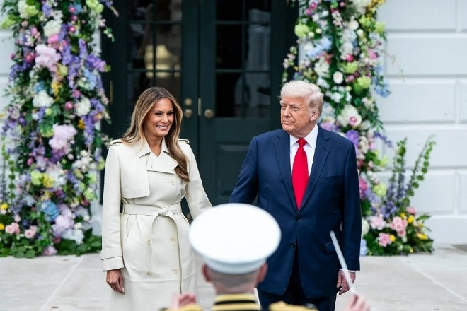 Ông Trump tiết lộ việc tổ chức sinh nhật cho vợ trên chuyên cơ