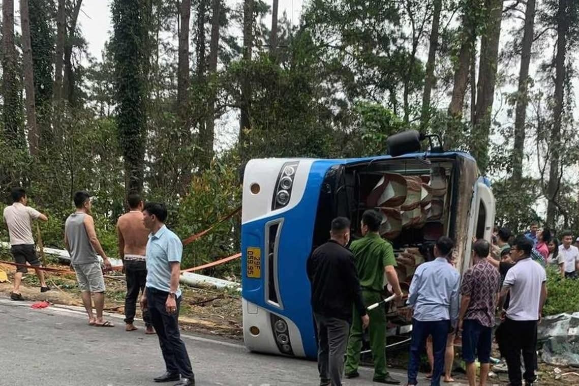 Tình trạng đăng kiểm xe khách bị lật khiến 3 người tử vong ở Tam Đảo