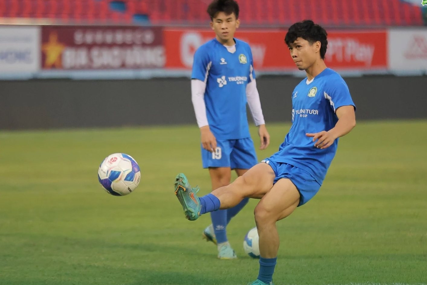 Trực tiếp bóng đá Bình Phước 0-0 Đồng Tháp: Công Phượng tìm bàn thắng