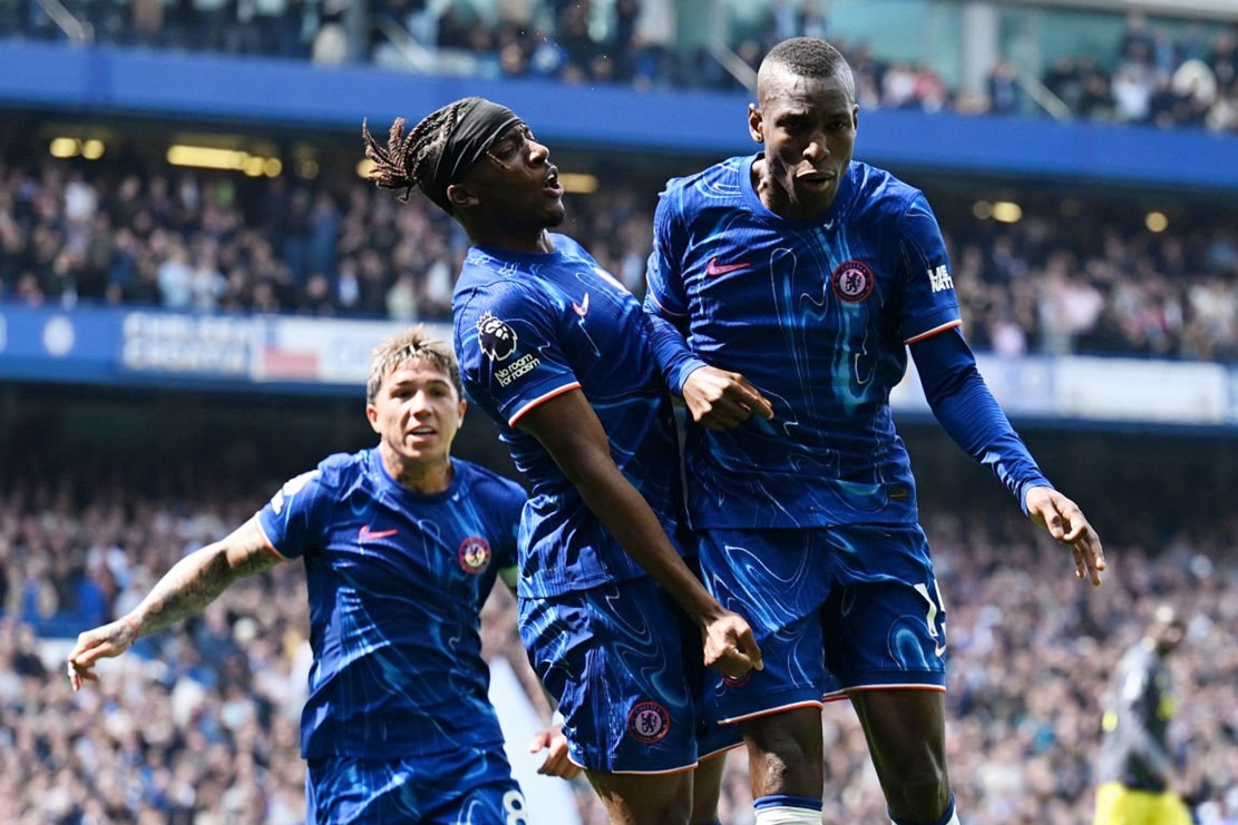 Thắng nghẹt thở, Chelsea lọt vào tốp 4