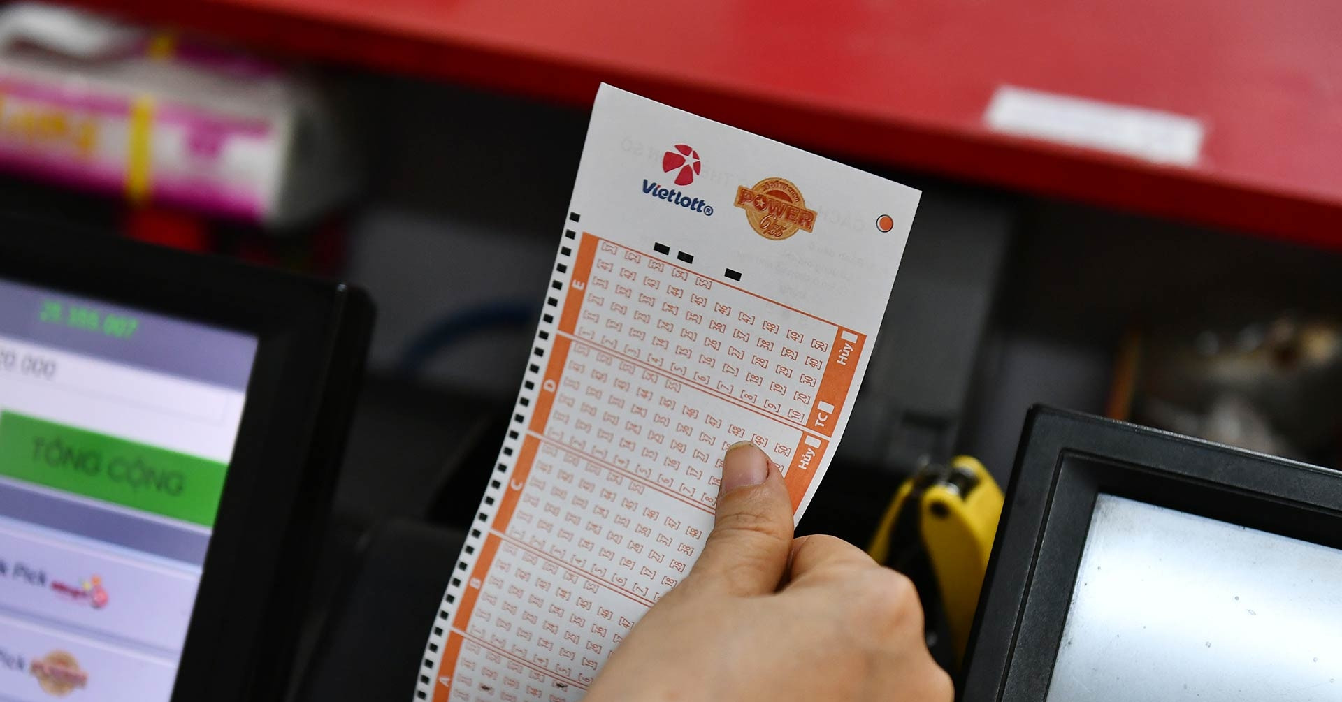 Vietlott tìm thấy vé số trúng độc đắc gần 6,7 tỷ đồng