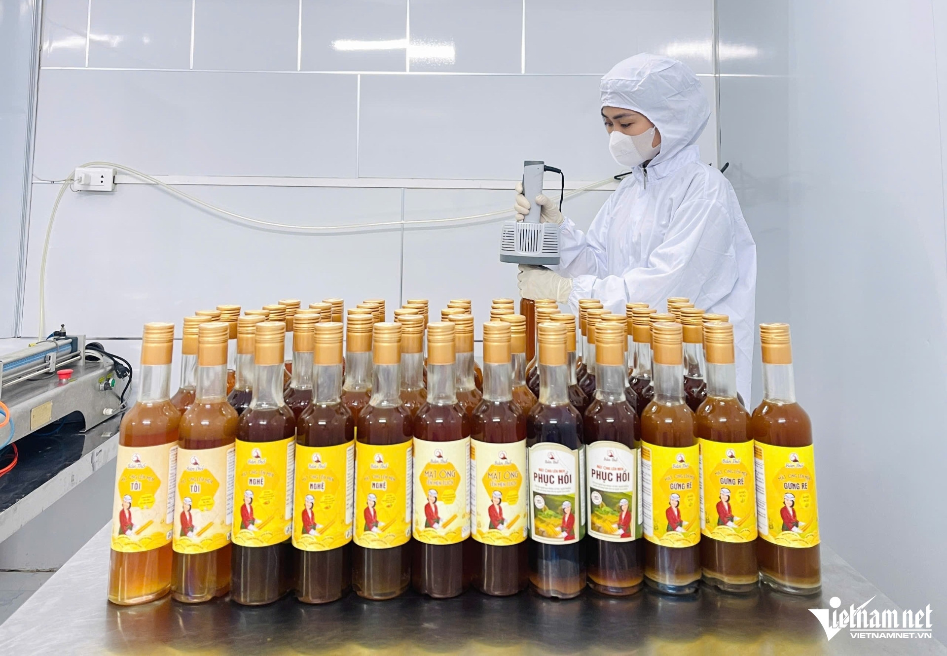 W-7Cô gái người Thổ.jpg