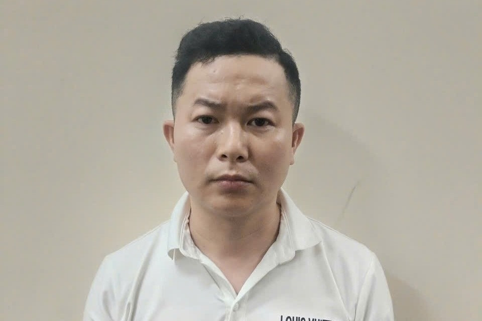 Dùng giấy chứng minh CAND giả để xin bỏ qua vi phạm nồng độ cồn