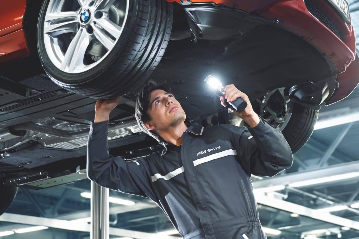 bmw service center.avif