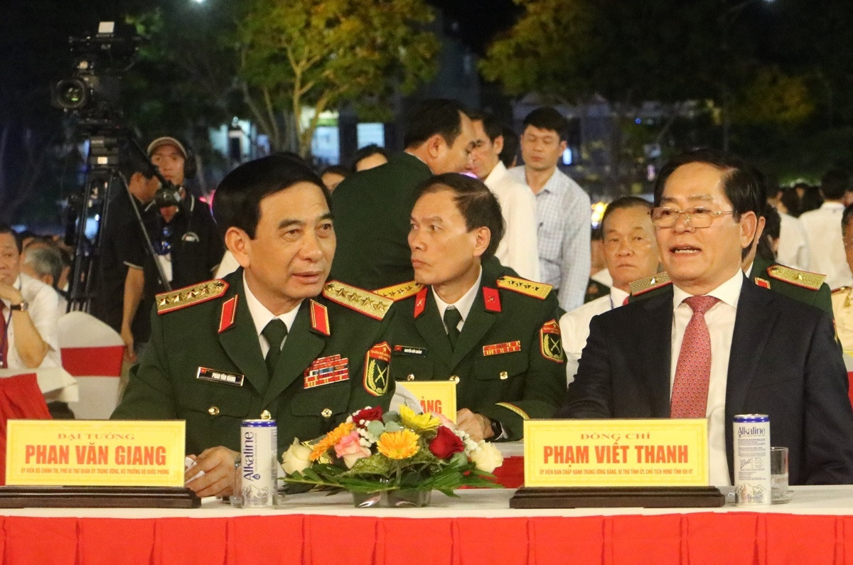 Đại tướng Phan Văn Giang dự lễ kỷ niệm 50 năm giải phóng Bà Rịa - Vũng Tàu