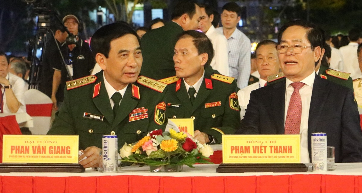Đại tướng Phan Văn Giang dự lễ kỷ niệm 50 năm giải phóng Bà Rịa - Vũng Tàu