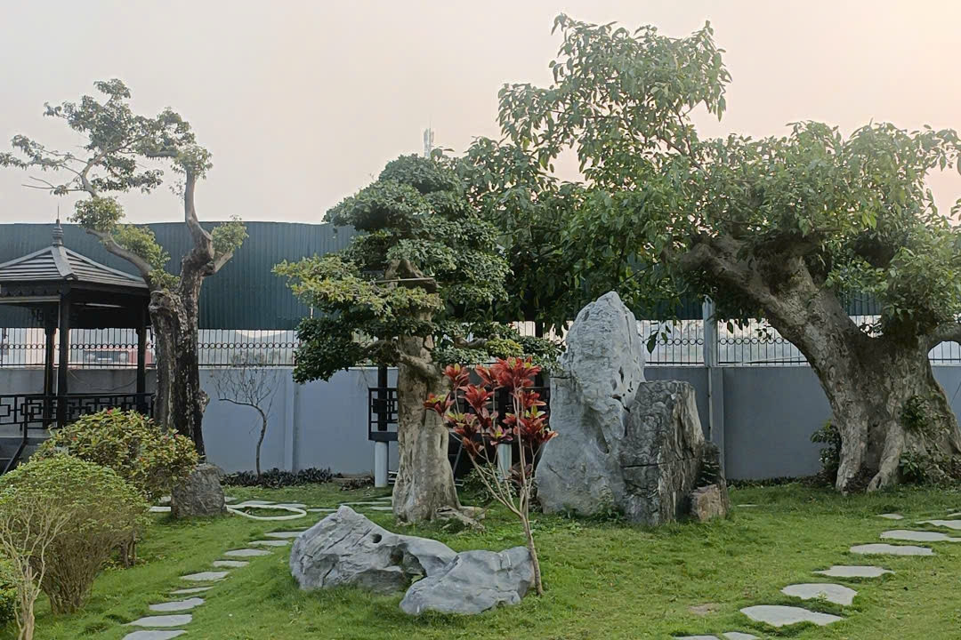 18 cô gái bị giam lỏng ở quán karaoke, có em mới 13 tuổi