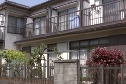 Giấu thi thể bố trong tủ quần áo suốt 2 năm vì sợ tốn kém khi làm đám tang