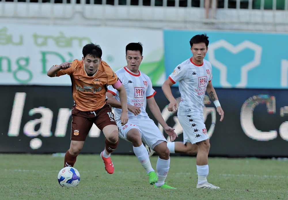 hagl vs hai phong 1.jpg