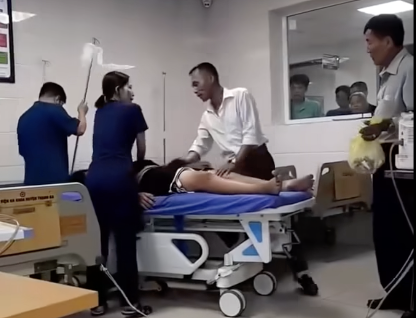 hanh hung bac si cap cuu