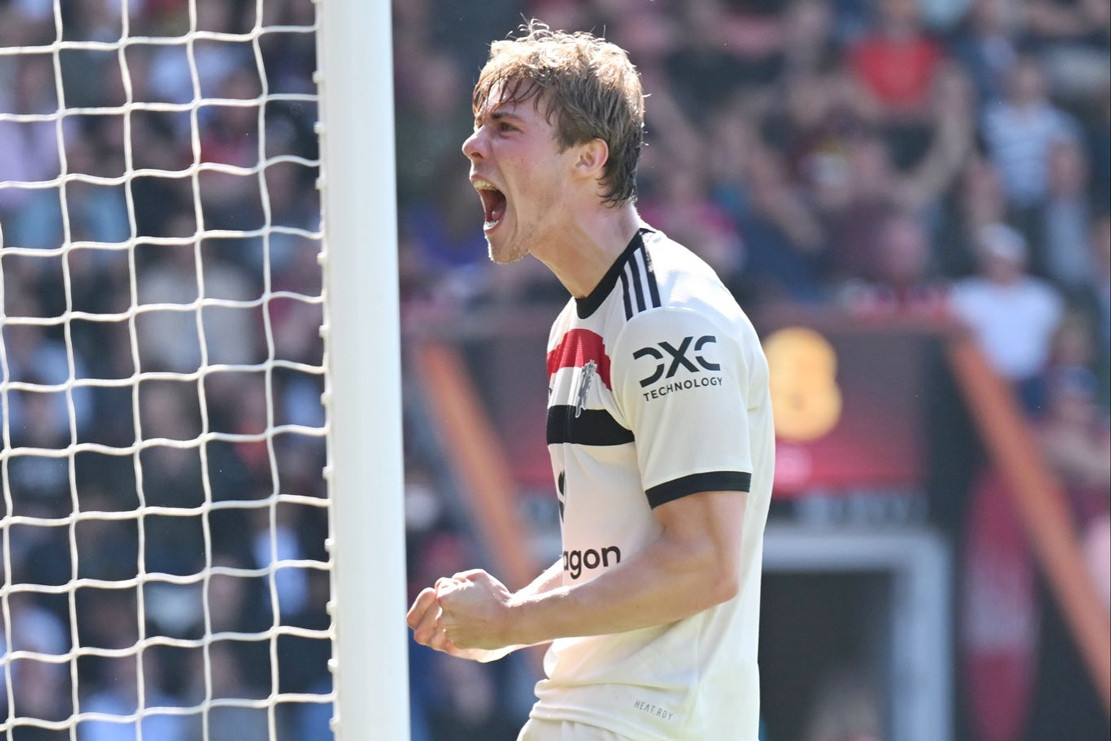 Hojlund giải hạn bàn thắng, MU hòa nghẹt thở