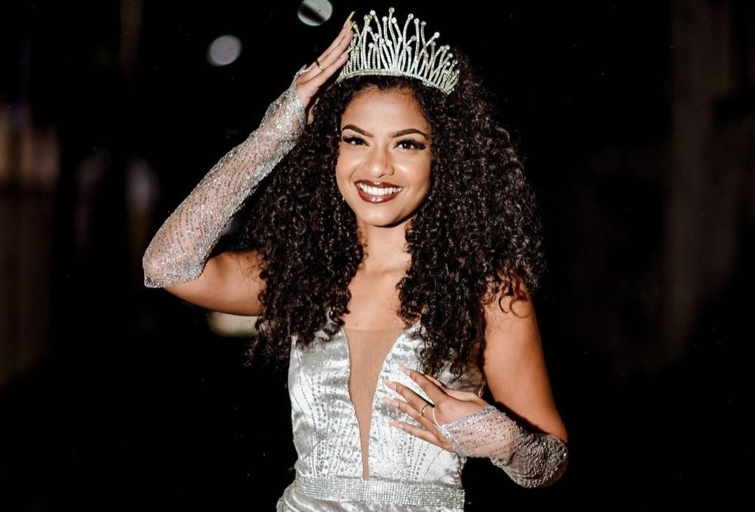 Một hoa hậu bị tước quyền thi Miss World vì cáo buộc cầm vũ khí đe dọa hàng xóm