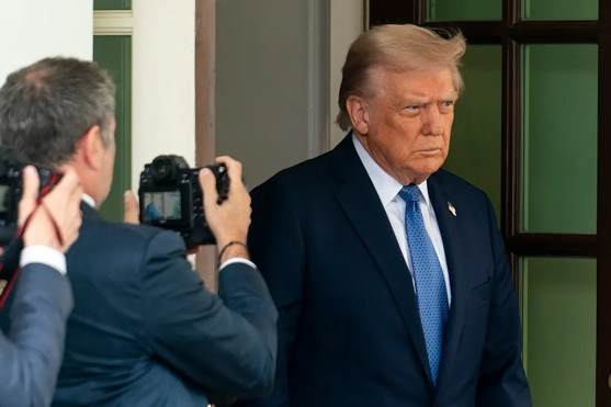 Ông Trump muốn tàu Mỹ đi lại miễn phí qua kênh đào Suez, Panama