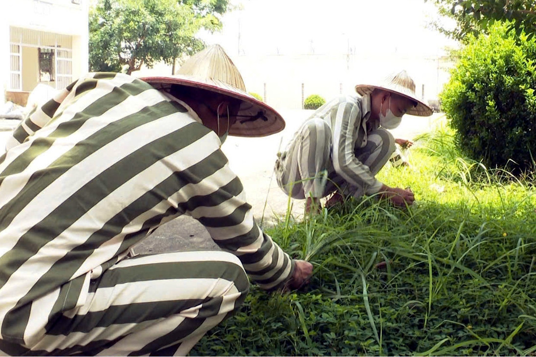 Phạm nhân chờ đặc xá: 'Nghĩ tới cảnh về với con, nước mắt tôi không ngừng rơi'
