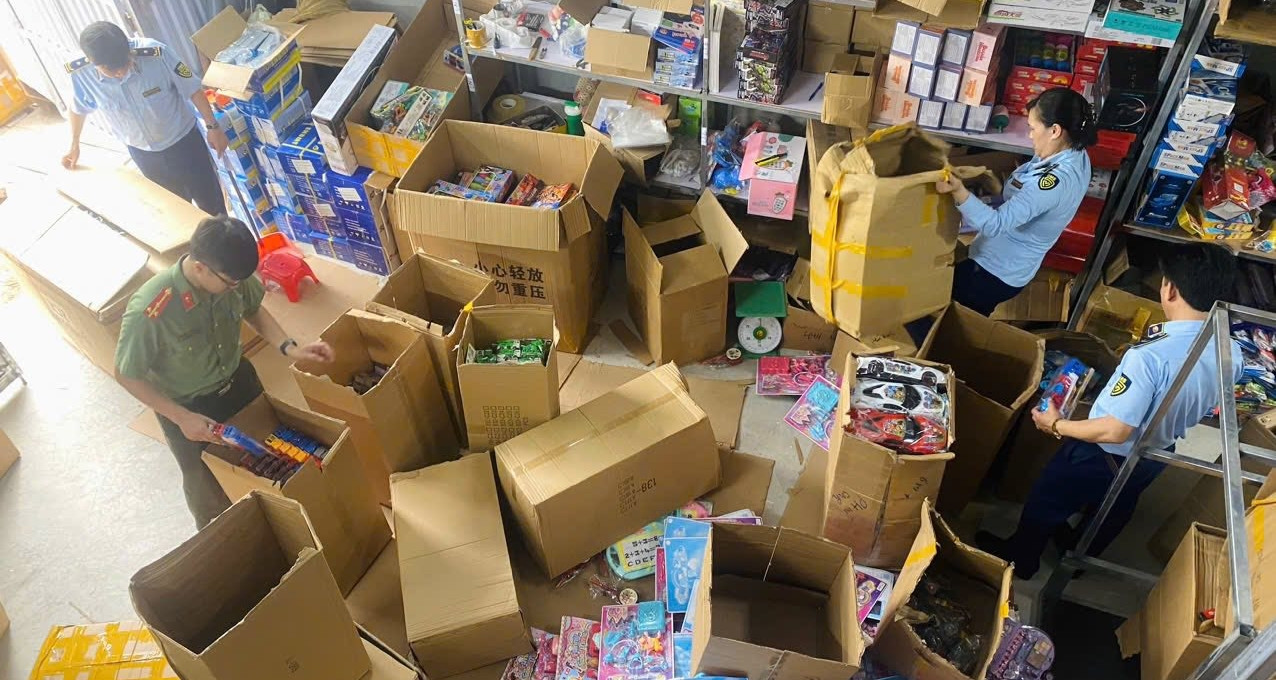 Tạm giữ hơn 3.000 đồ chơi không rõ nguồn gốc xuất xứ ở Nam Định