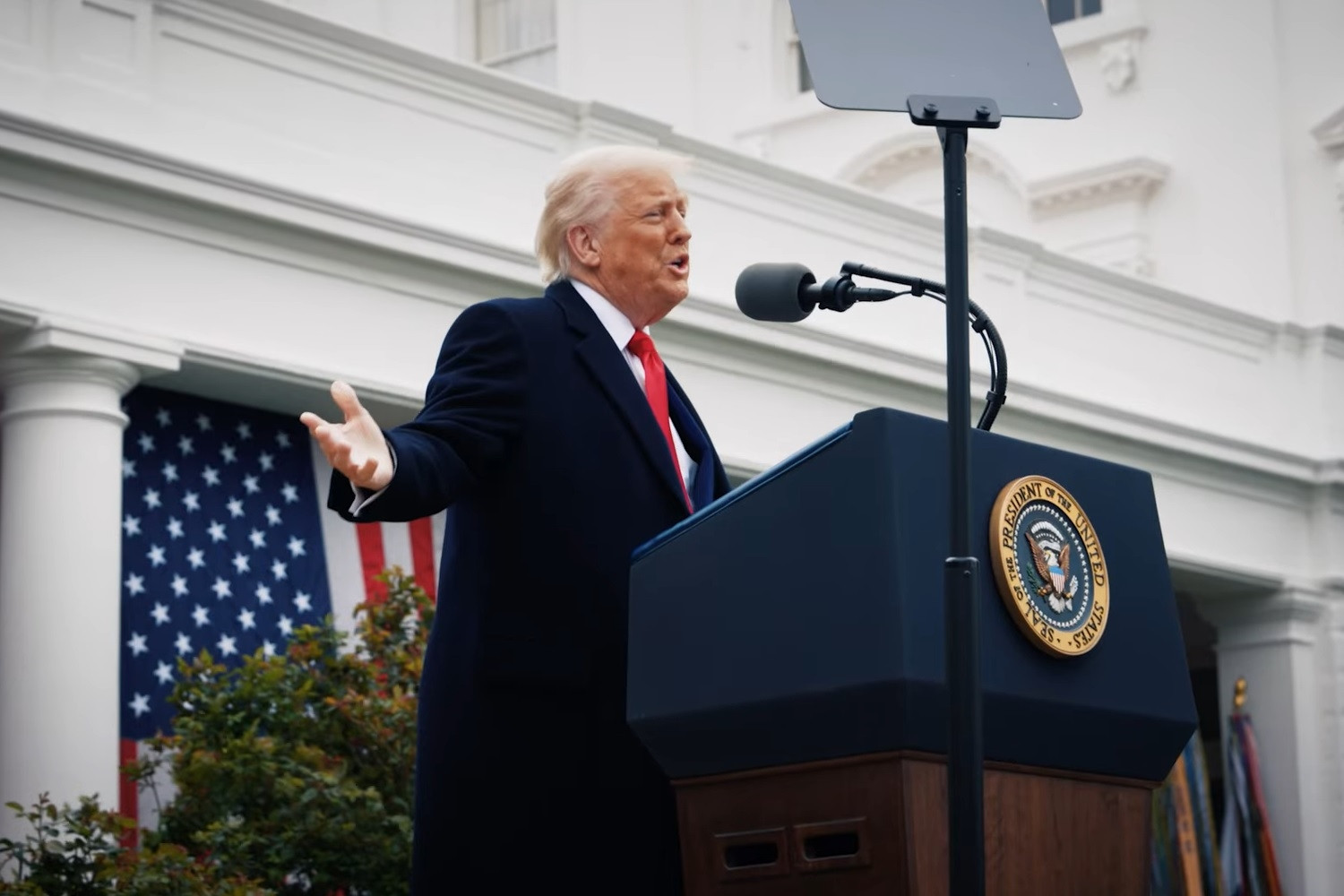 Tin bất lợi cho ông Trump