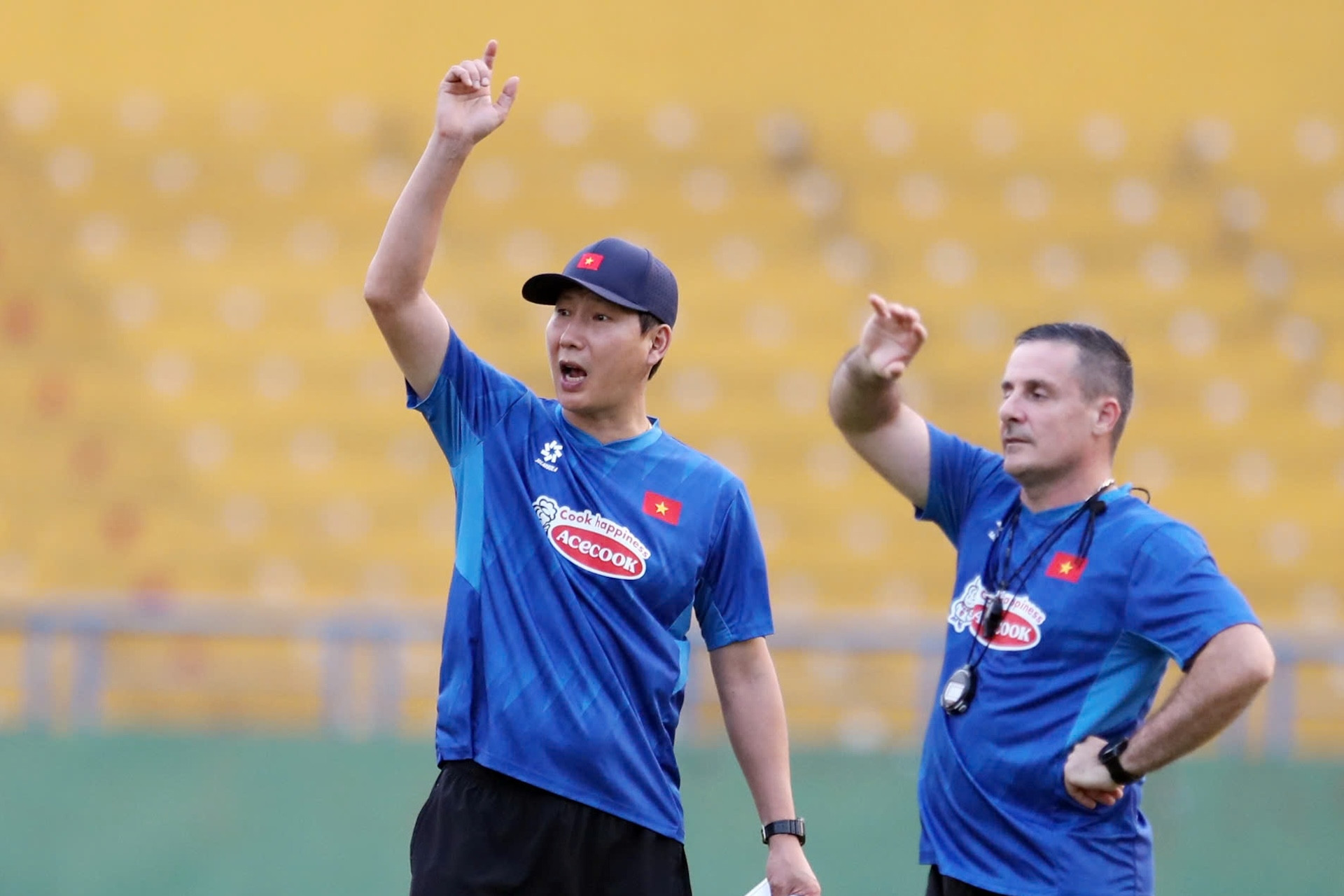 Tuyển Việt Nam: Vì sao cầu thủ trẻ rơi rụng thời HLV Kim Sang Sik?